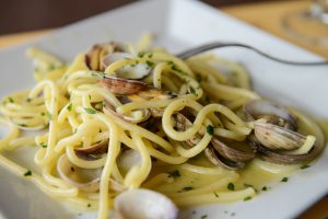 Spaghetti alle vongole  (in bianco)